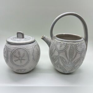 Anthropologie creamer and sugar set